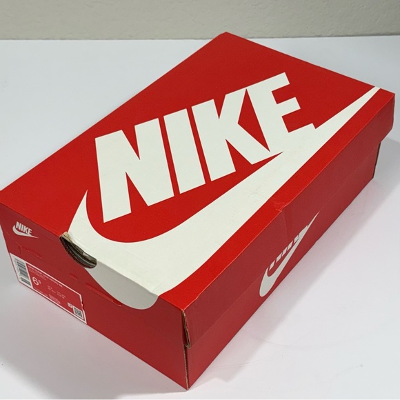 Dunk Low Light Carbon SZ 6.5M/8W Brand New 💯 Authentic. - Picture 7 of 9